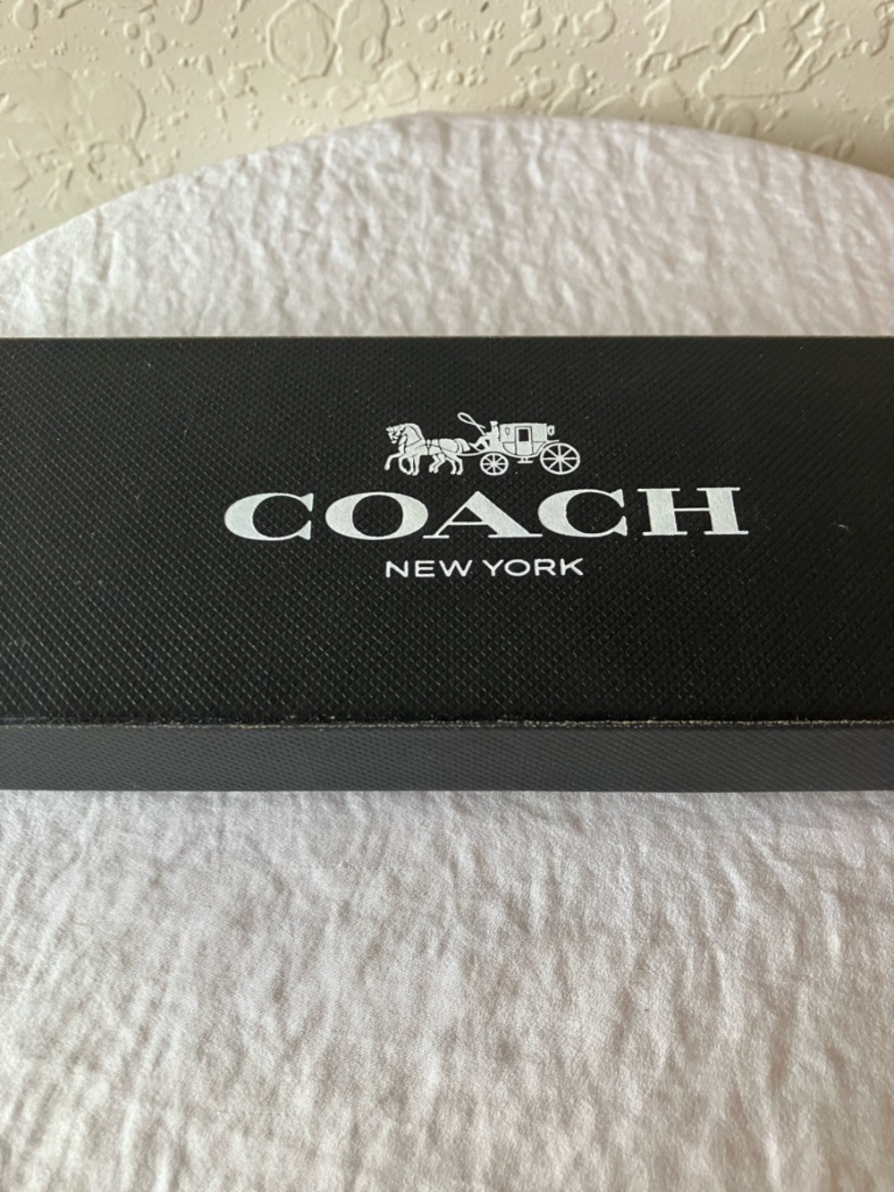 Coach: 2016 Black Leather Tea Rose Appliqué Apple Watch Band- 38mm-40mm- IOB - Picture 11 of 12